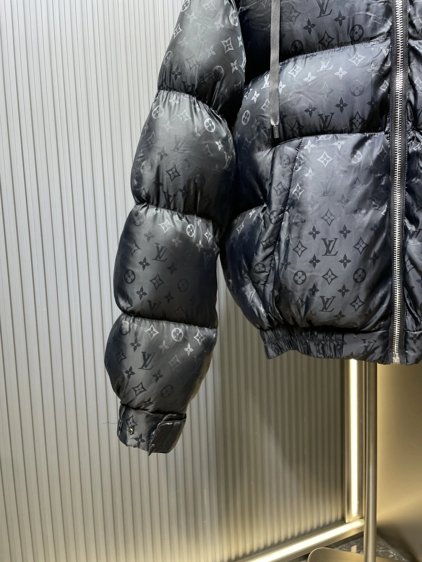 wg.luxury-- 8V item: E-F000J0204